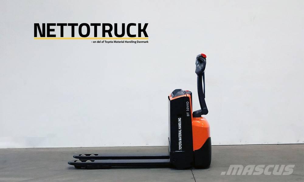 Toyota LWE 140 Transpalette accompagnant