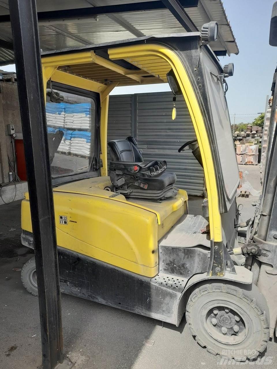 Hyster J2.5XN Chariots élévateurs électriques