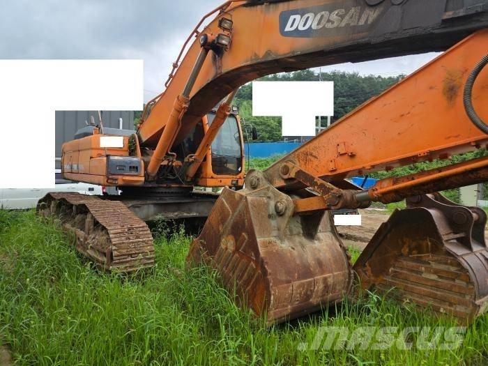 Doosan DX 520 LC Pelle sur chenilles