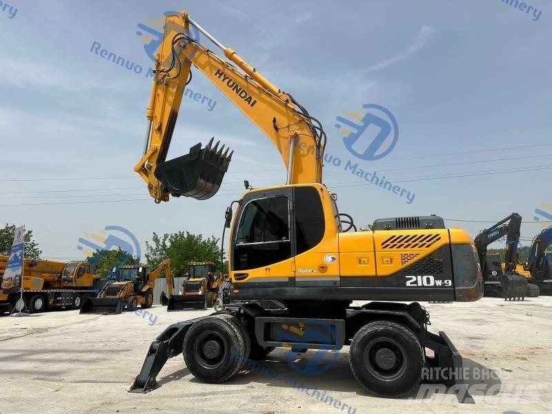 Hyundai R210W-9 Pelle sur pneus