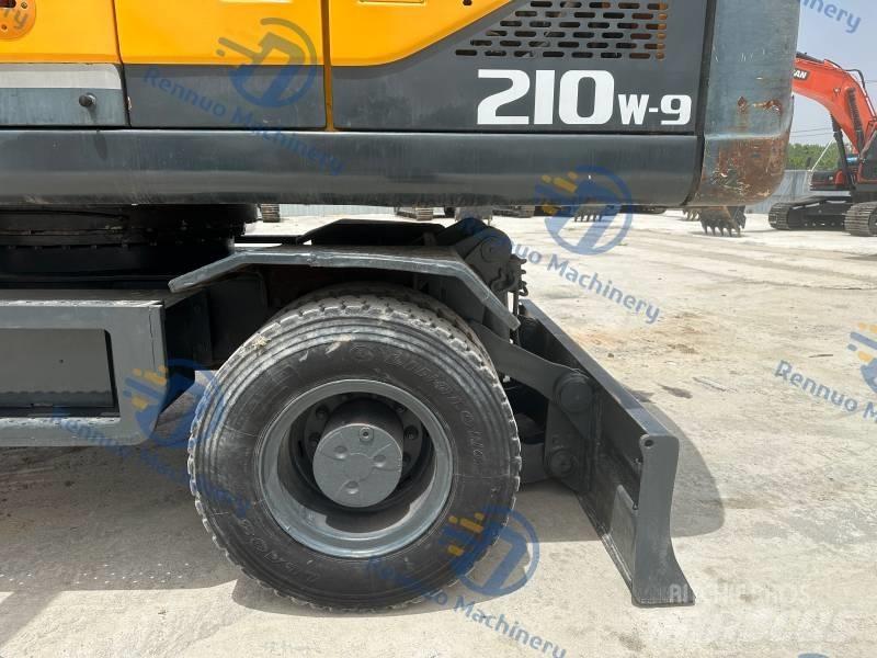 Hyundai R210W-9 Pelle sur pneus