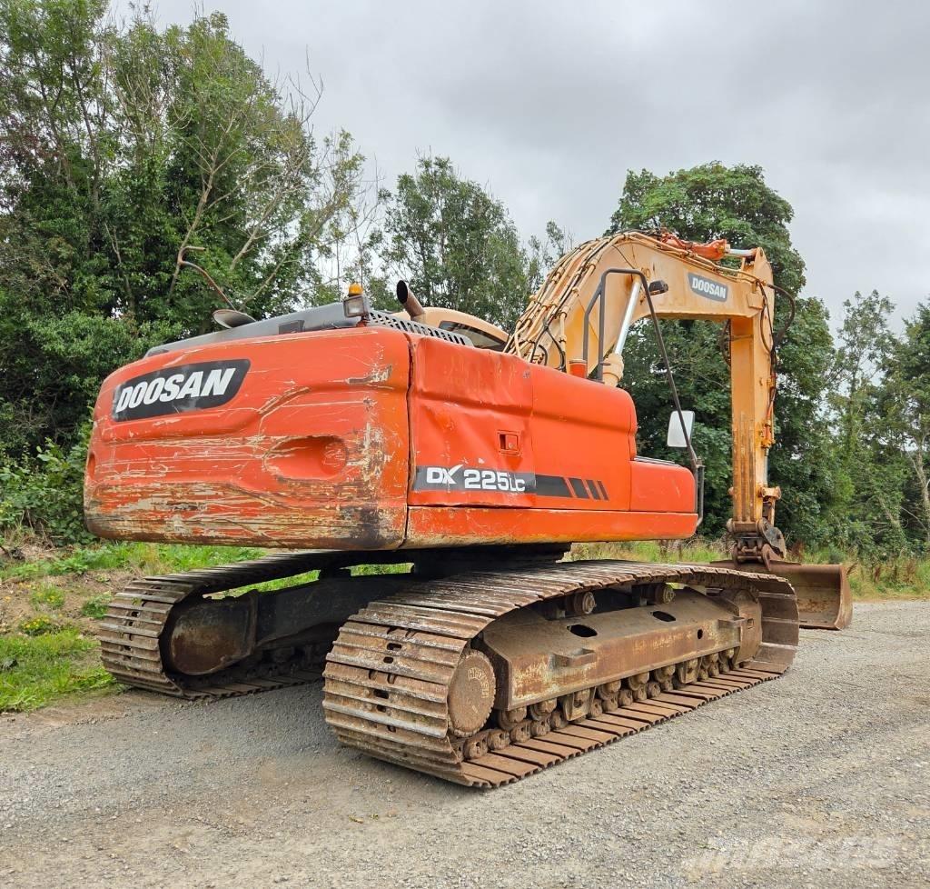 Doosan DX 225 LC Pelle sur chenilles