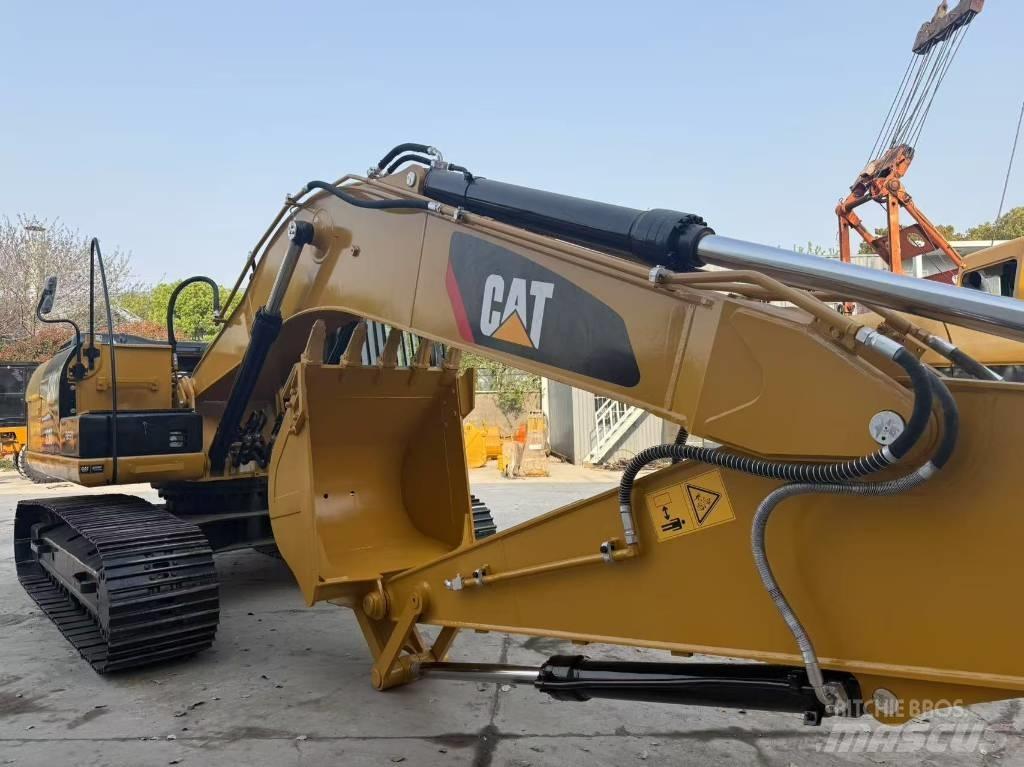 CAT 320 D2 Pelle sur chenilles