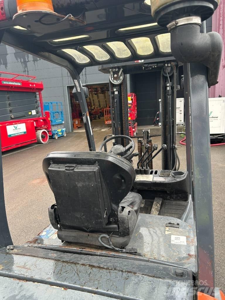 Toyota 02-8 FDF 25 Chariots diesel