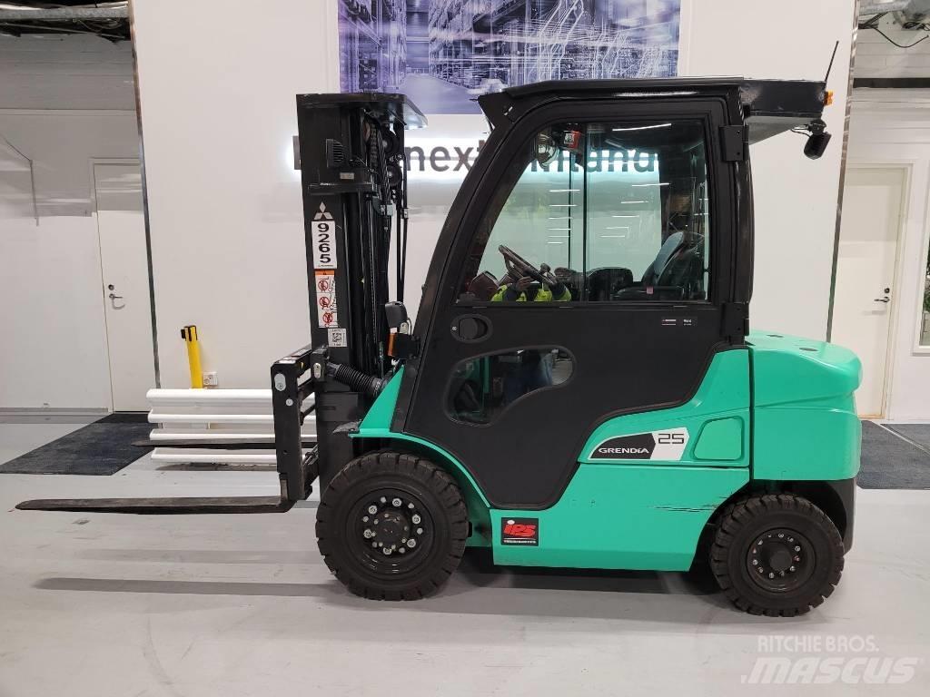 Mitsubishi FD25N3 Chariots diesel