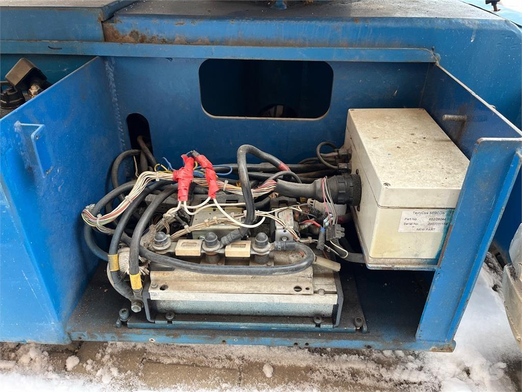 UpRight AB38 Autre fourgon / utilitaire