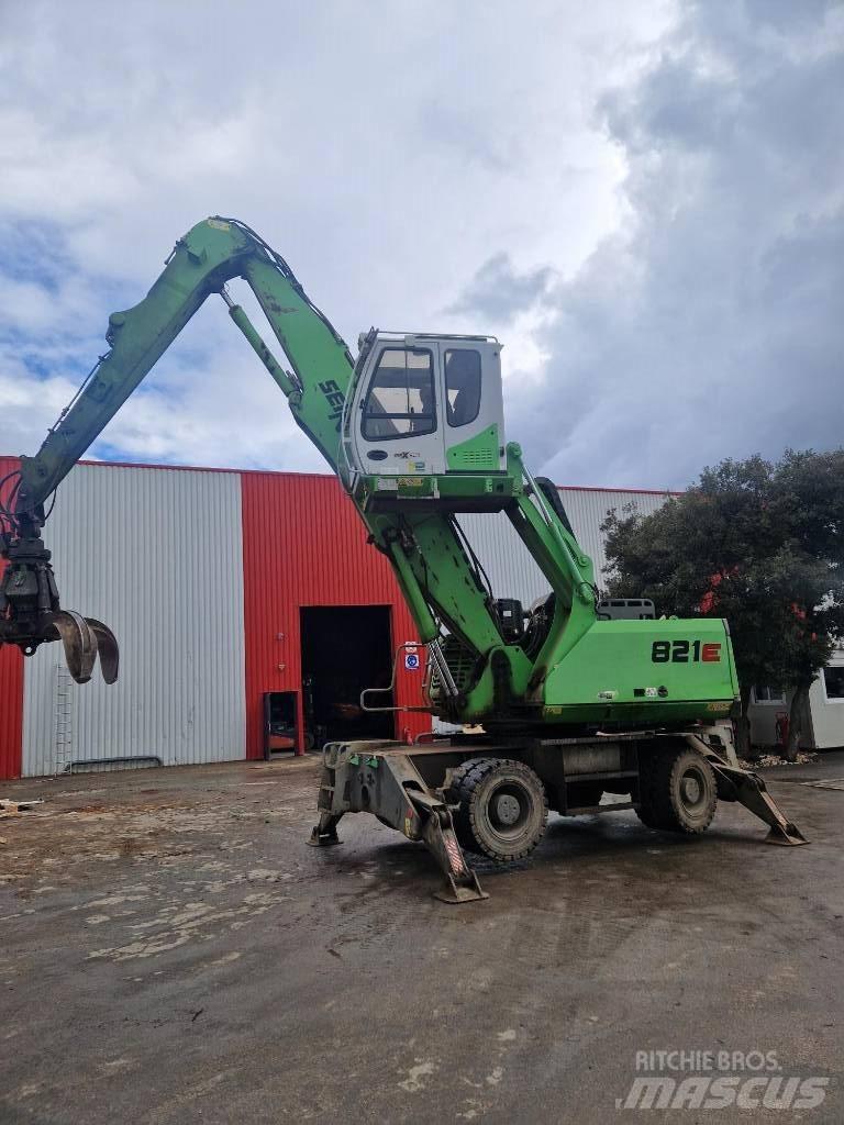Sennebogen 821 E Pelle sur pneus