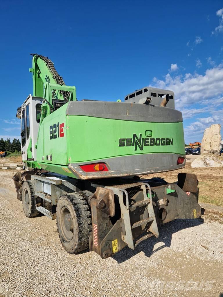 Sennebogen 821 E Pelle sur pneus