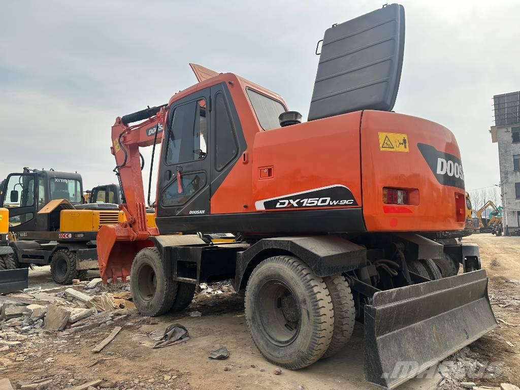 Doosan DH 150 W-7 Pelle sur pneus