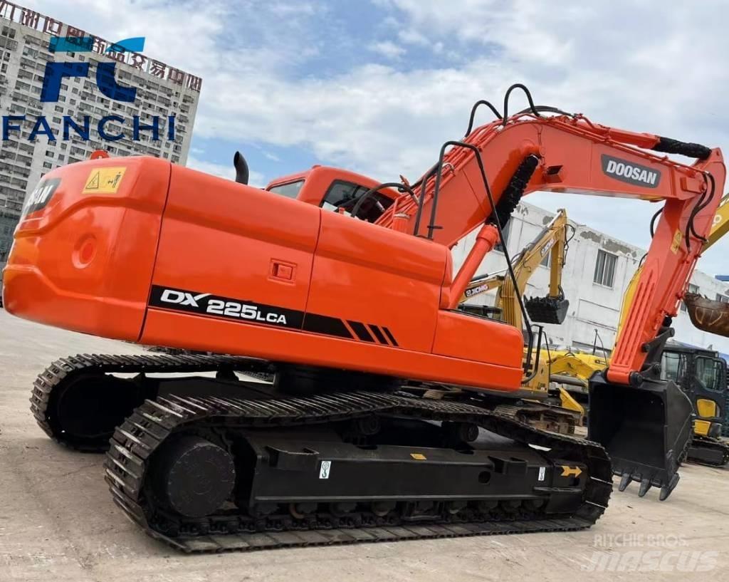 Doosan DX 225 LCA Pelle sur chenilles