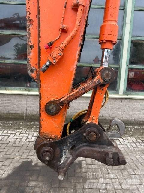 Hitachi ZX 210 LC-3 Pelle sur chenilles