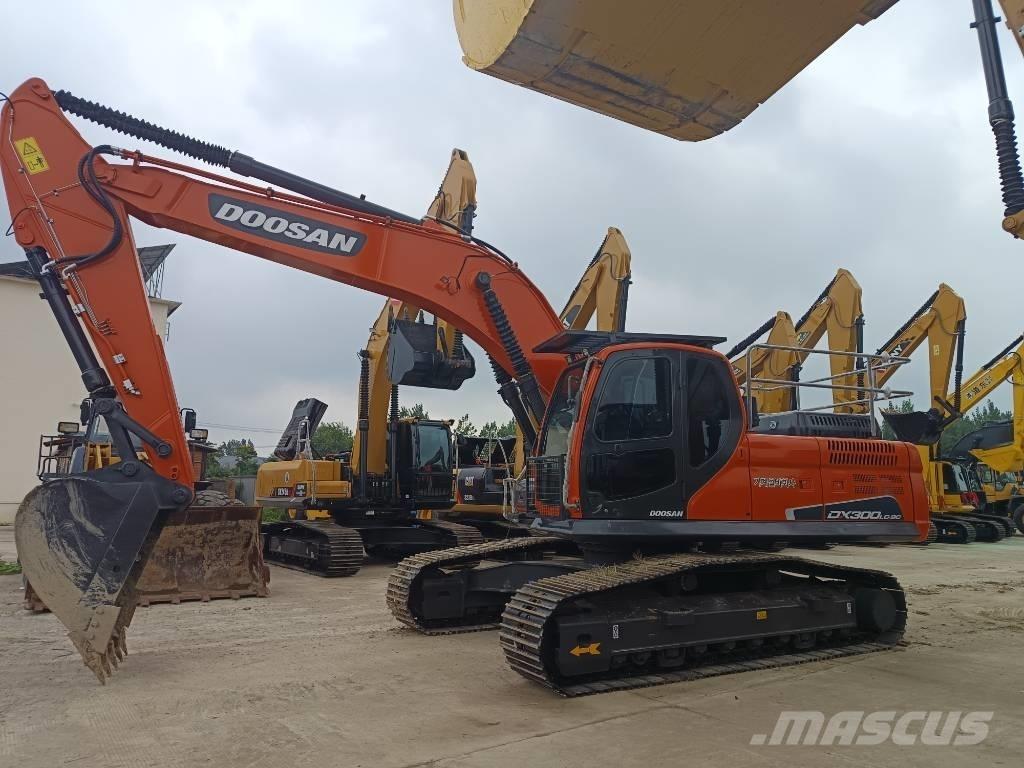 Doosan DX 300 LC Pelle sur chenilles
