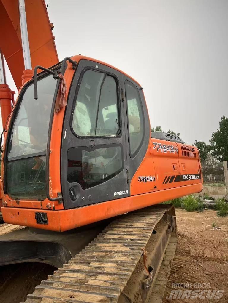 Doosan DX300LCA Pelle sur chenilles