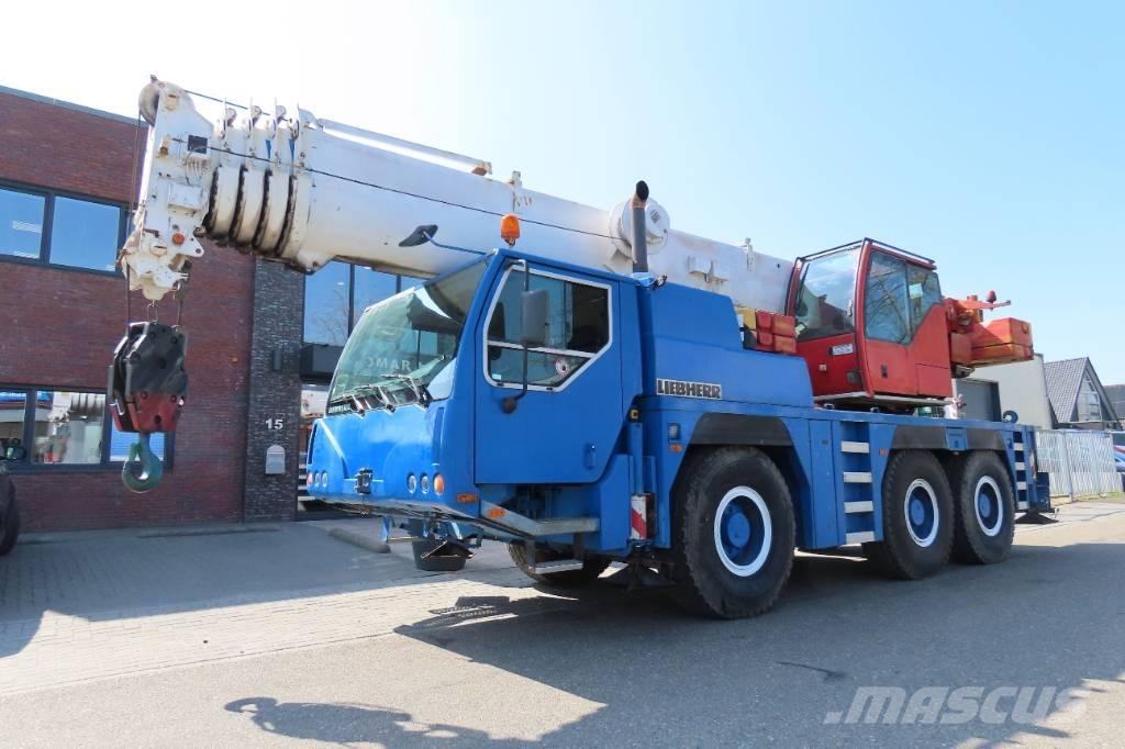 Liebherr LTM 1055-1 Grues tout terrain