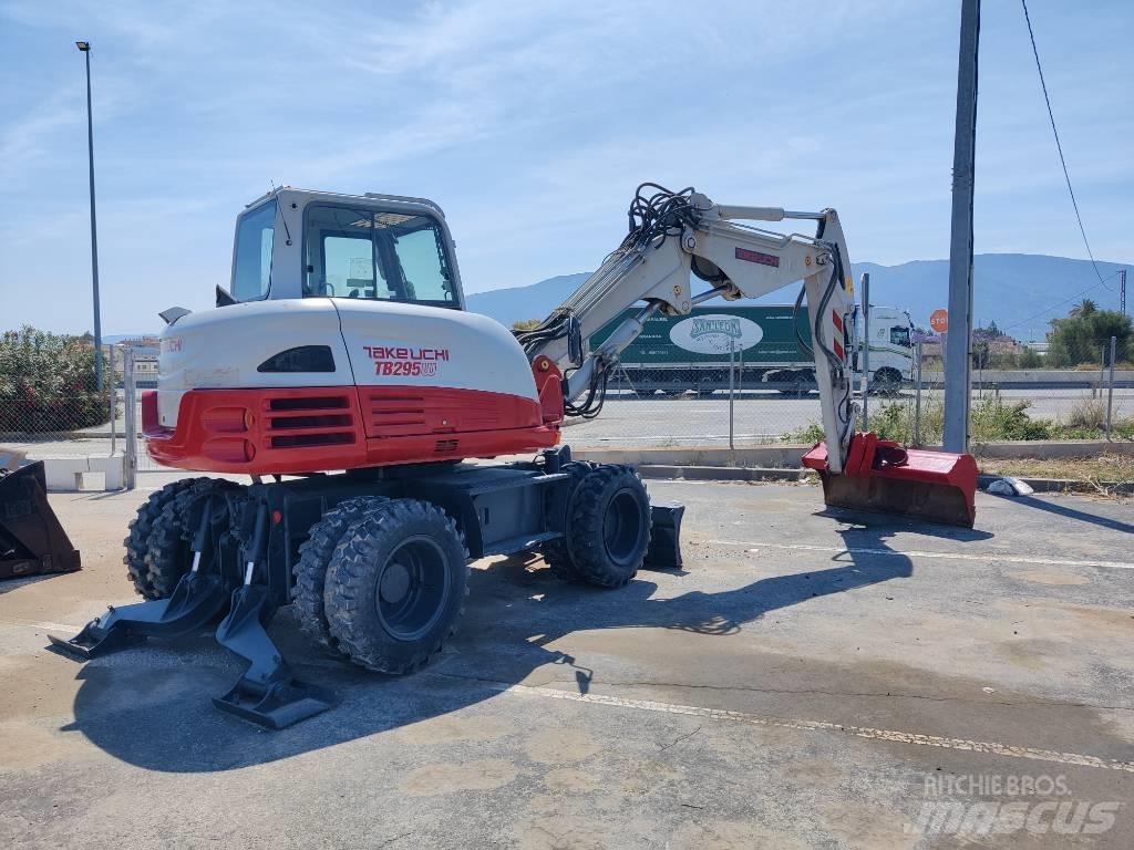 Takeuchi TB 295 W Pelle sur pneus