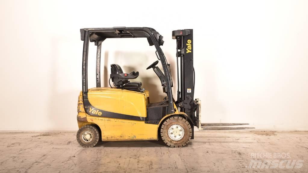 Yale ERP25VL Chariots élévateurs électriques