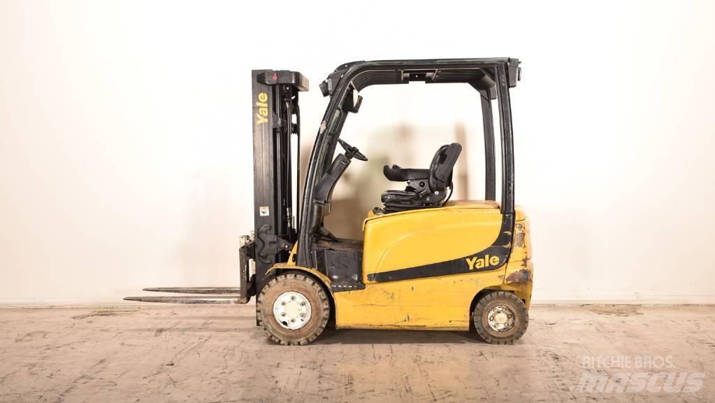 Yale ERP25VL Chariots élévateurs électriques