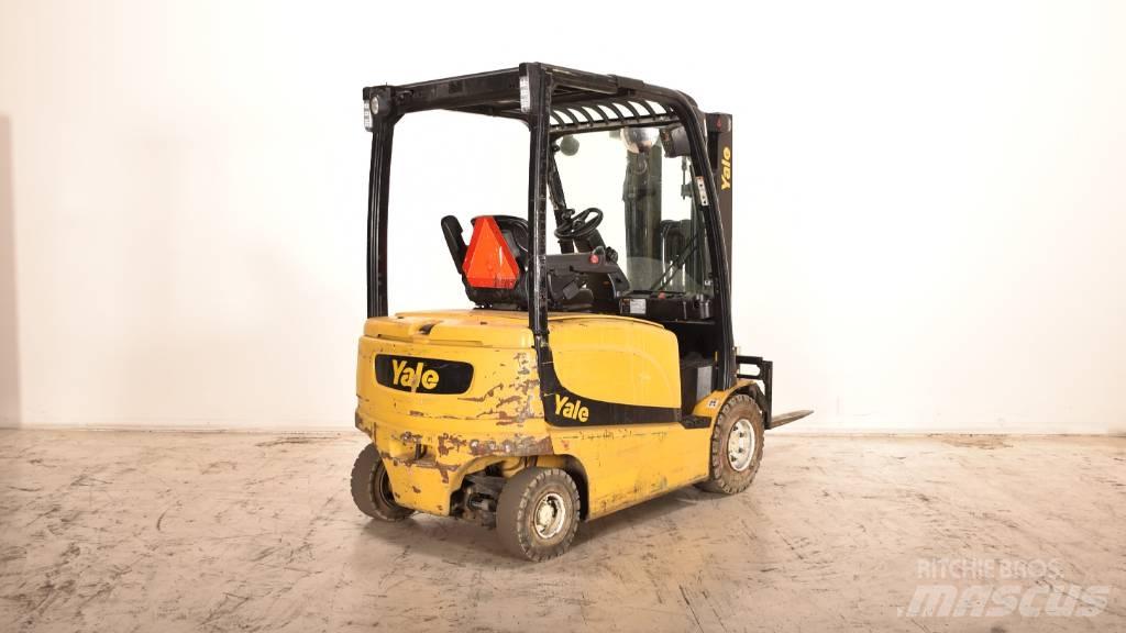 Yale ERP25VL Chariots élévateurs électriques