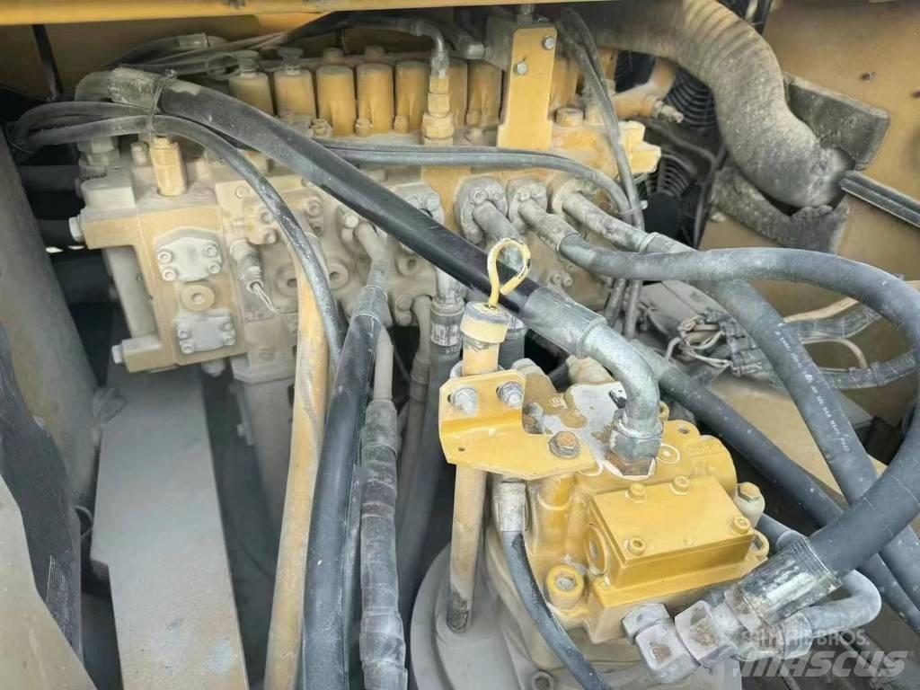 CAT 330 Pelle sur chenilles