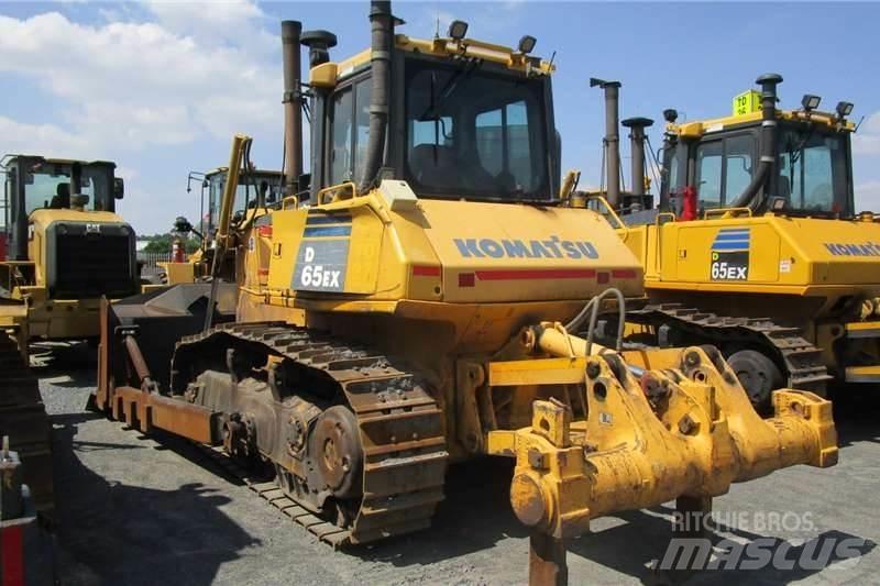 Komatsu D65 EX-16 Bouteurs sur chenilles