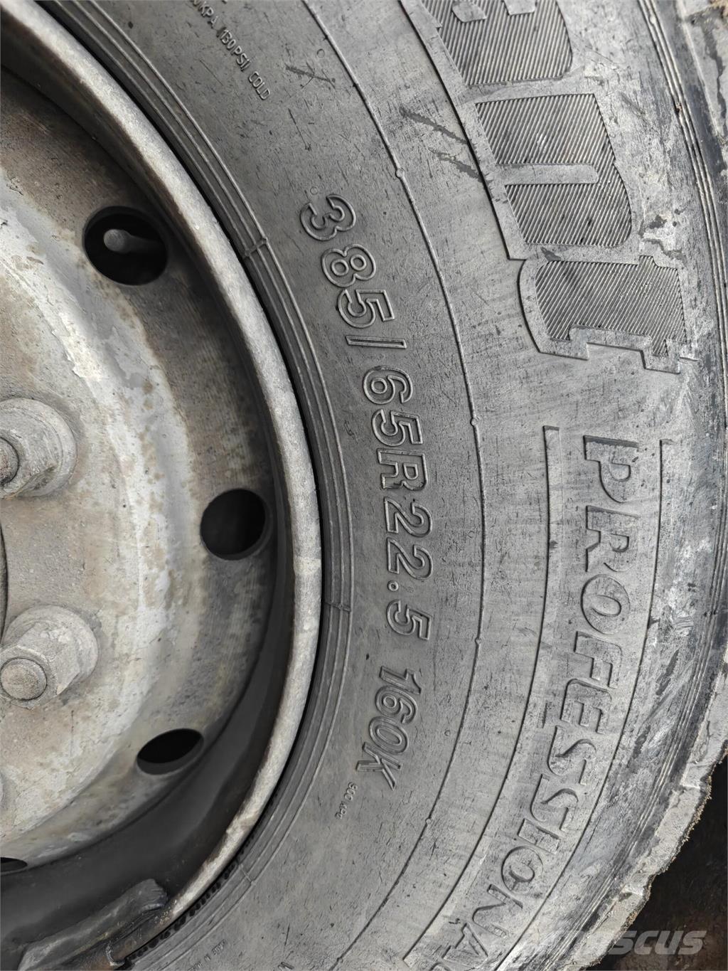 Sisu E11M Camion benne