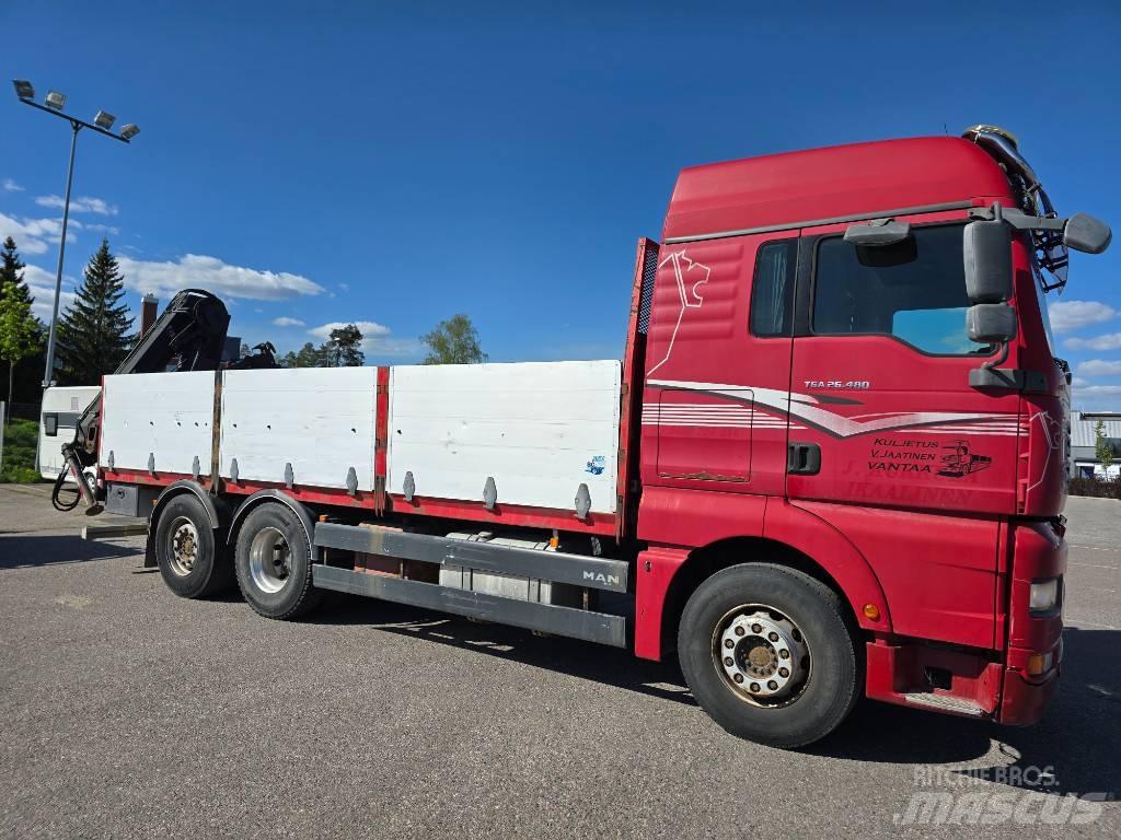 MAN TGA 26.480 Camion plateau ridelle avec grue