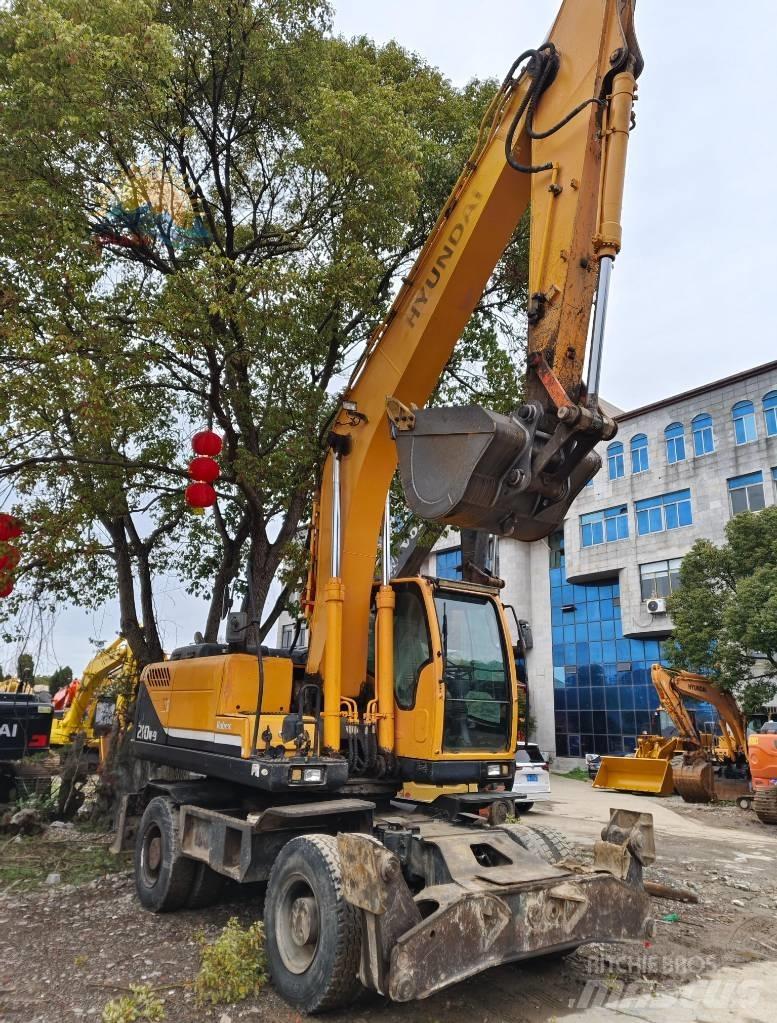 Hyundai R210W-9 Pelle sur pneus