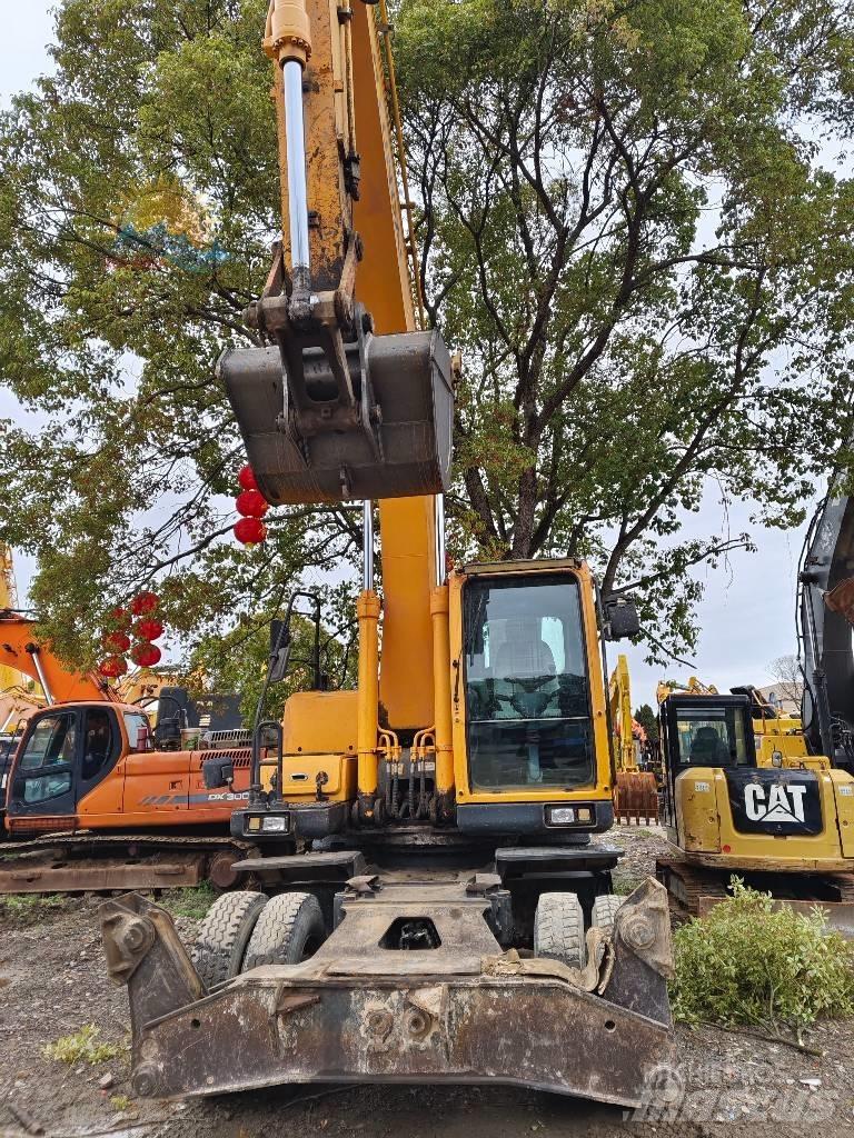 Hyundai R210W-9 Pelle sur pneus