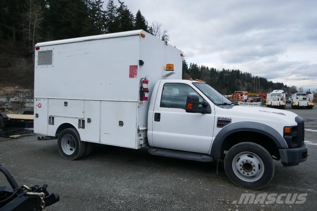 Ford F 550 Camions et véhicules municipaux