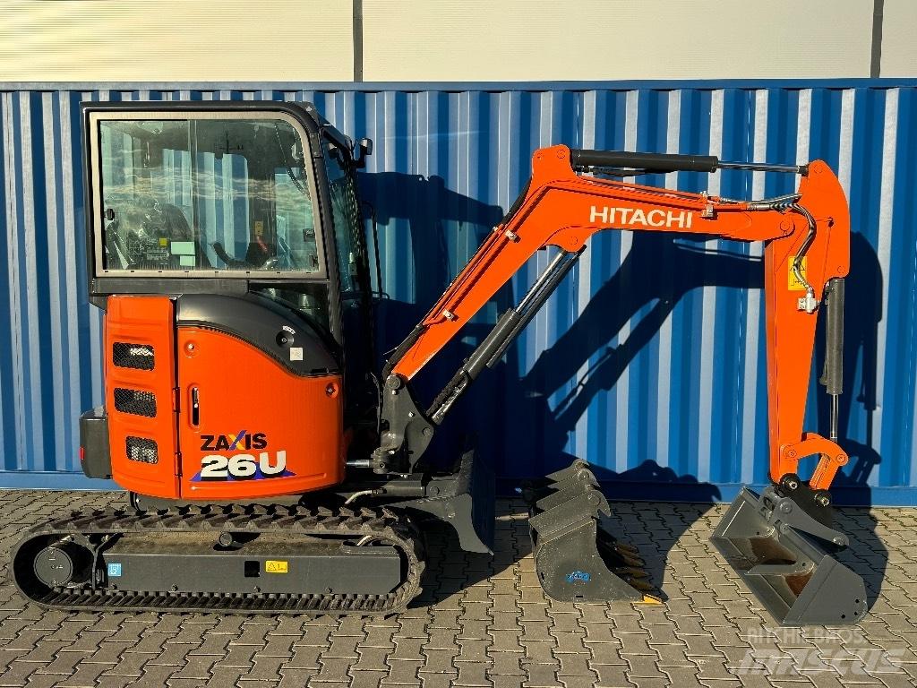Hitachi ZX 26 U-6 Mini pelle < 7t