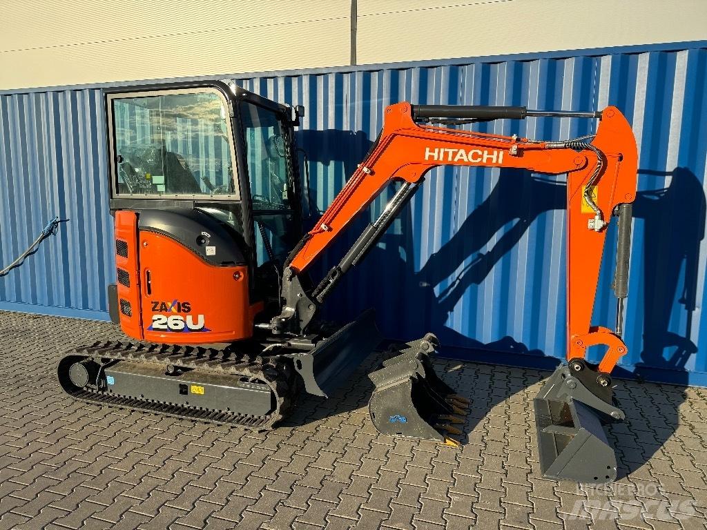 Hitachi ZX 26 U-6 Mini pelle < 7t
