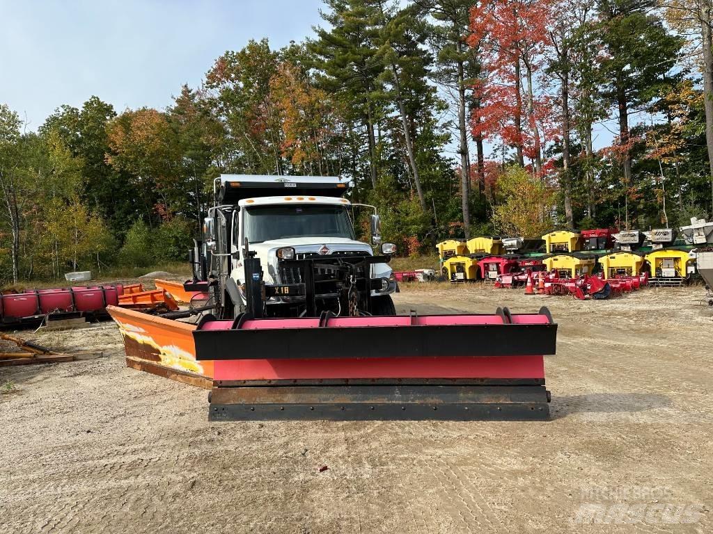 International HV507 Chasse neige