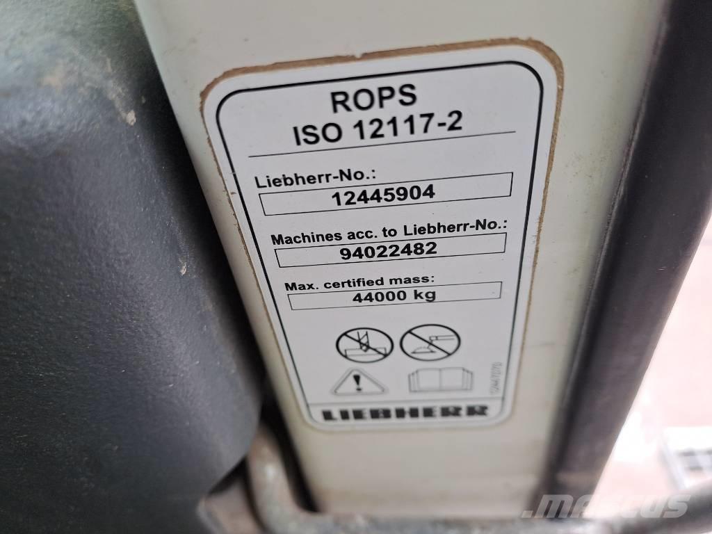 Liebherr R 946 Pelle sur chenilles