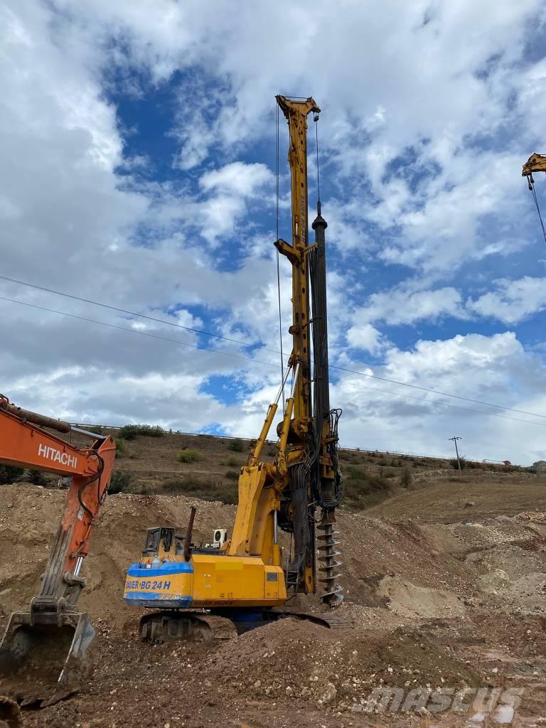 Bauer BG 24 H Foreuse