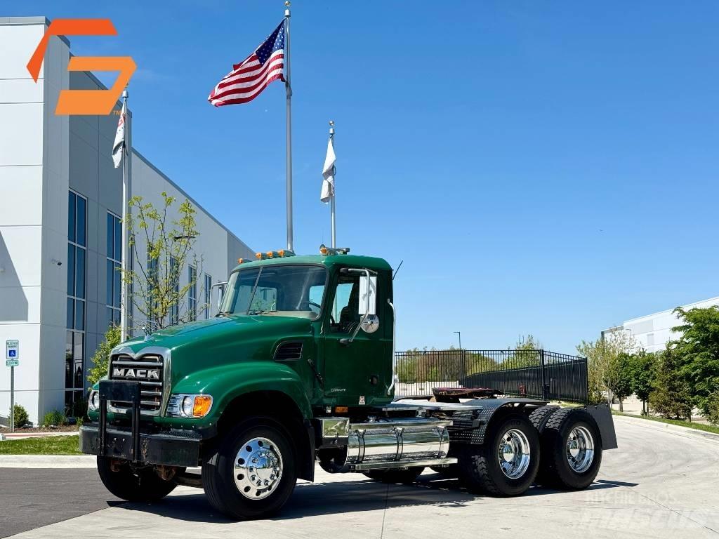 Mack Granite CV713 Tracteur routier
