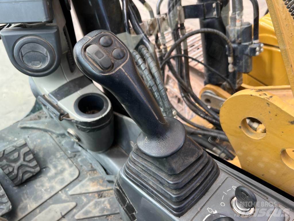CAT 329 D LN Pelle sur chenilles