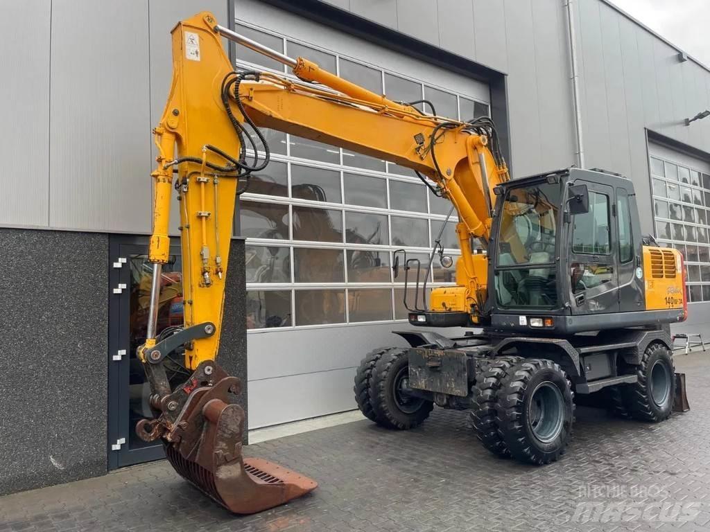 Hyundai R140W-7A Pelle sur pneus