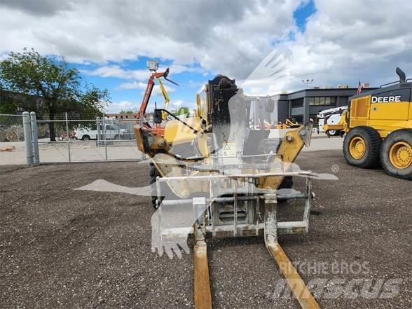CAT TL1055D Chariot télescopique