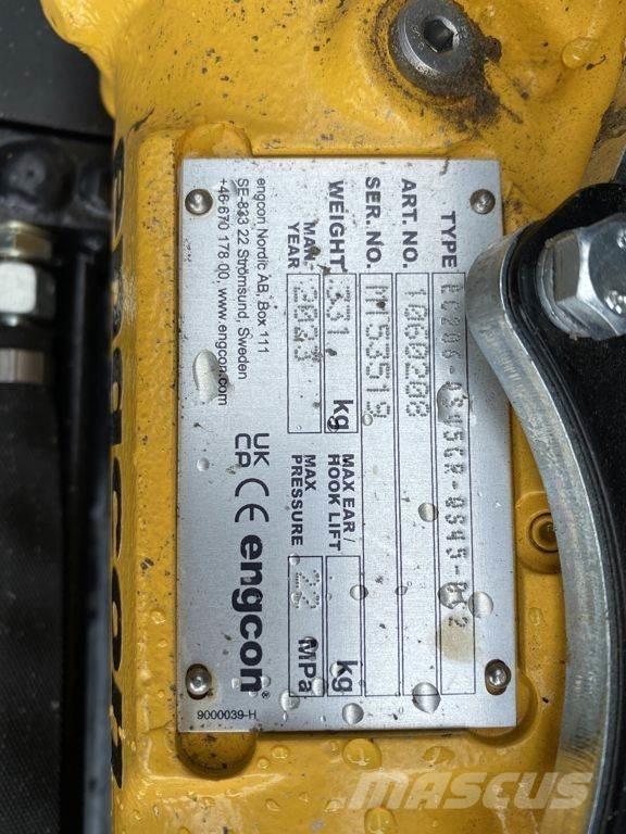 Yanmar B75W Pelle sur pneus