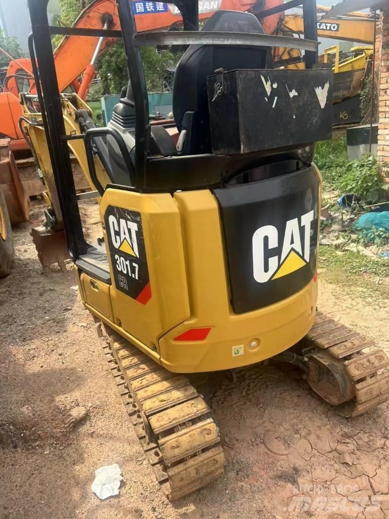 CAT 301.7 Mini pelle < 7t