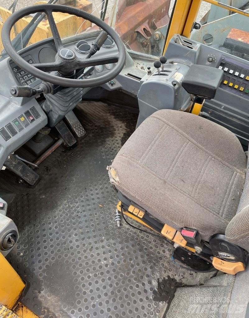 Volvo L120C Chargeuse sur pneus