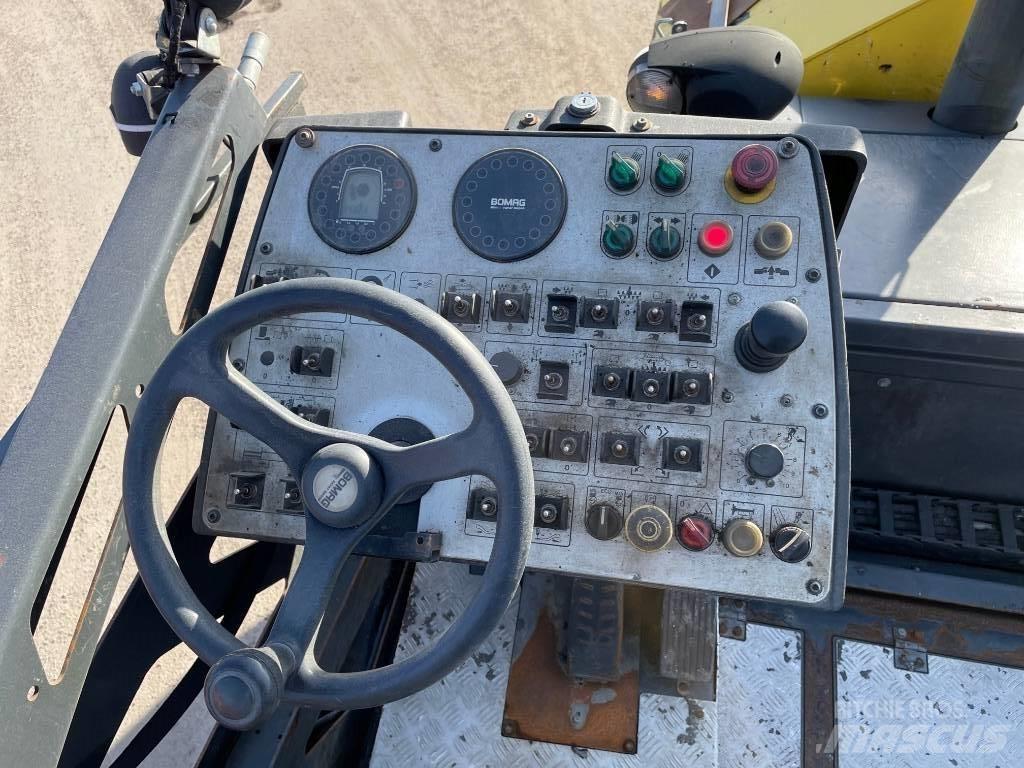 Bomag BF 300 P Finisseur