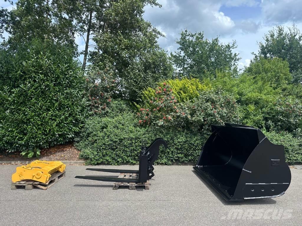 CAT 938M Chargeuse sur pneus