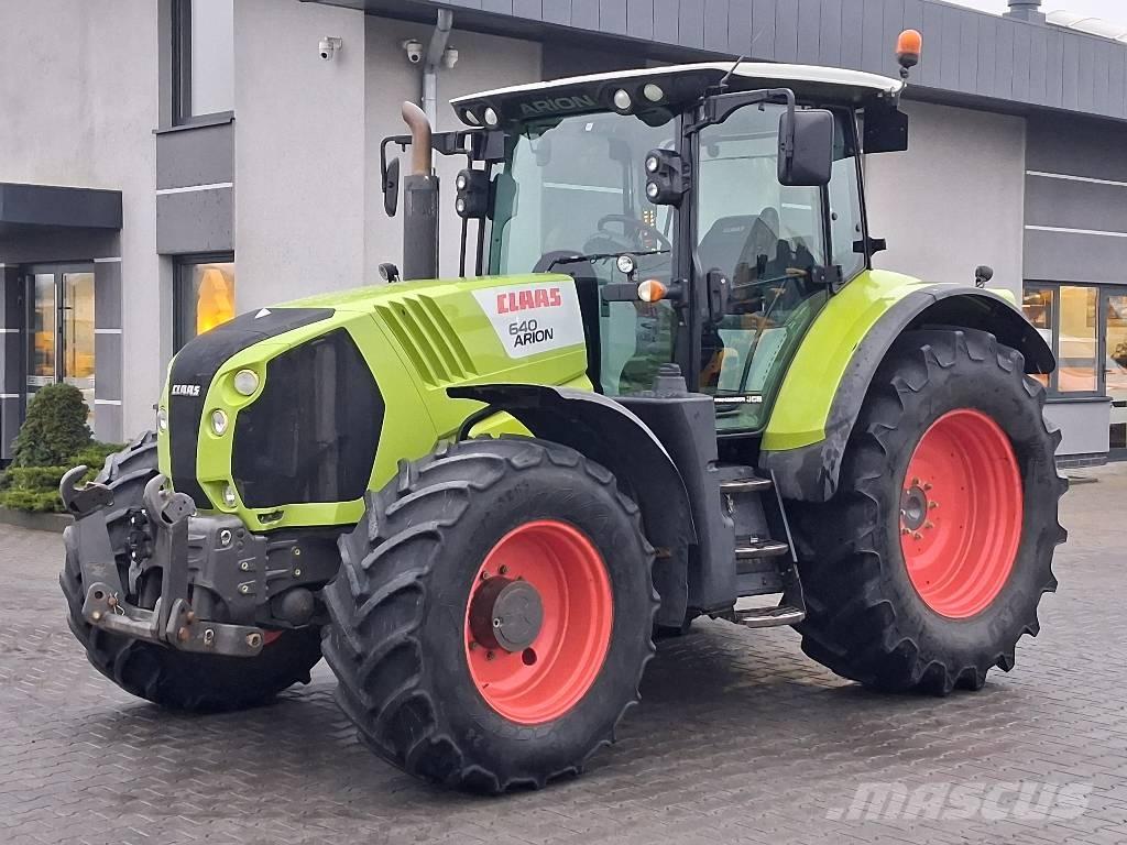 CLAAS Arion 640 Tracteur