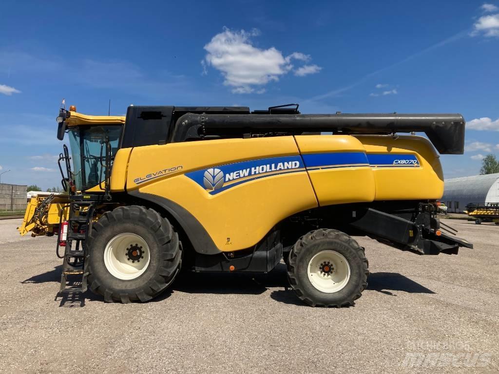 New Holland CX 8070 Moissonneuse batteuse