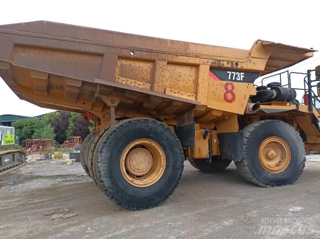 CAT 773 F Tombereau articulé
