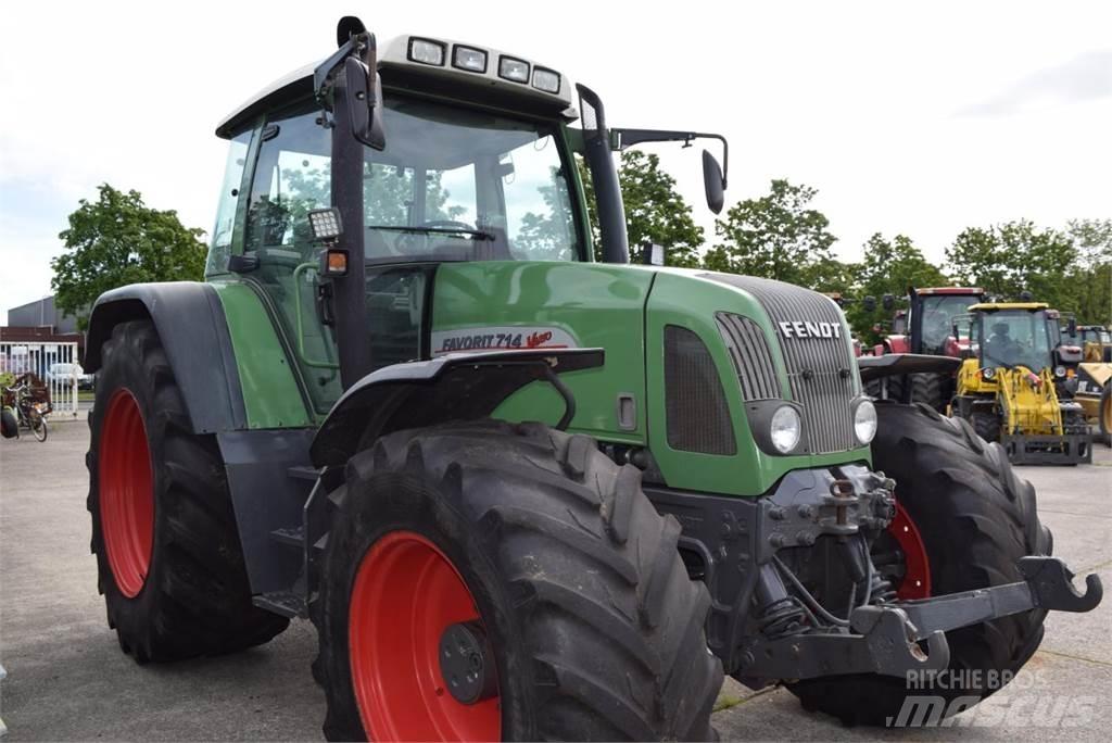 Fendt 714 Vario Tracteur