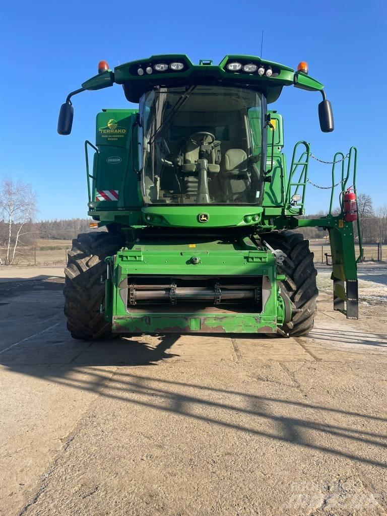 John Deere T 670 i Moissonneuse batteuse