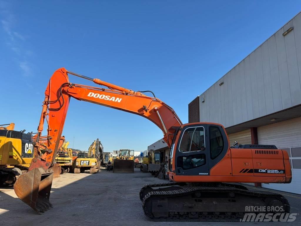 Doosan DX255LC Pelle sur chenilles