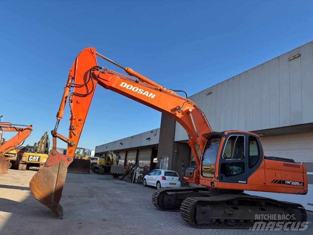 Doosan DX255LC Pelle sur chenilles